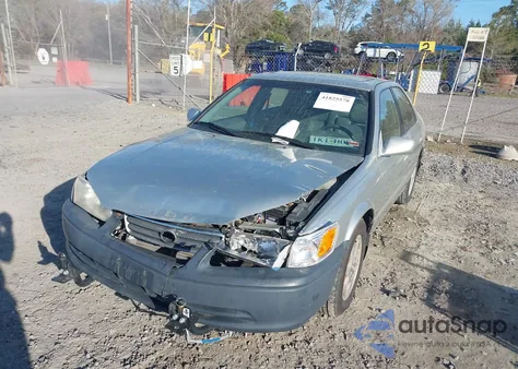 2000 Toyota Camry Le from USA, damaged, VIN JT2BG22K4Y0455775